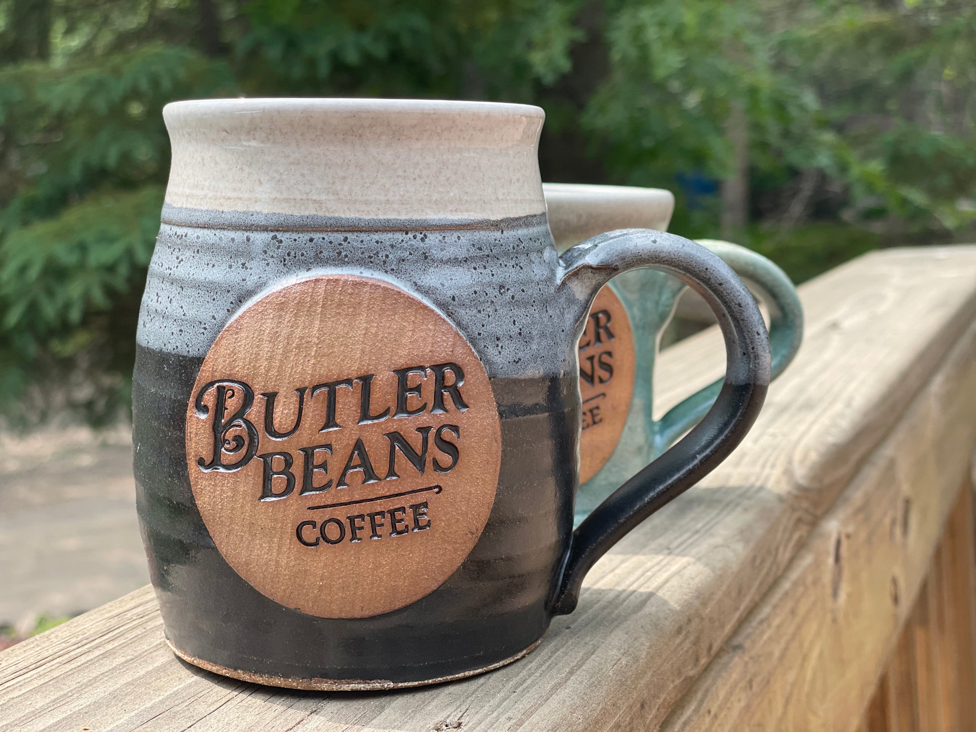 10 oz classic coffee mug decorated with coffee beans